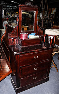 Lot 784