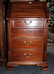 Lot 827