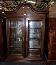 Lot 829