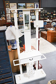Lot 570