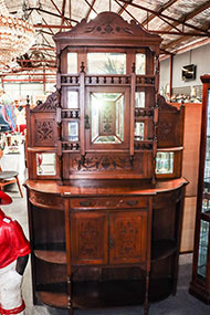 Lot 933