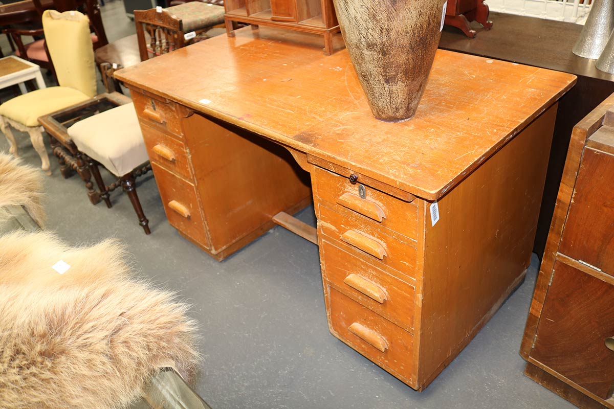 Lot 686 - Image 2