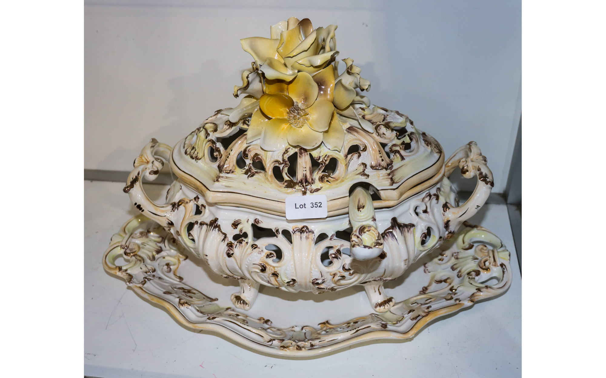 Lot 352 - Image 2