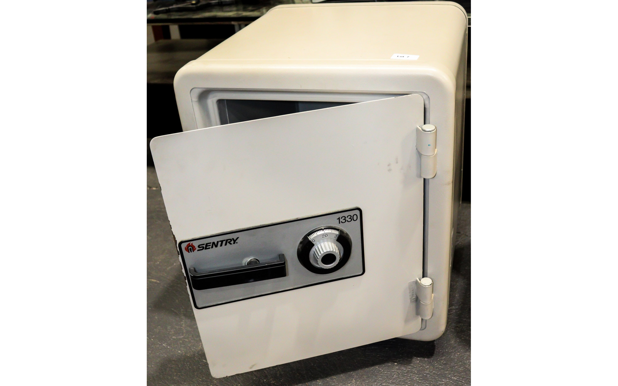 Lot 7 - Image 2