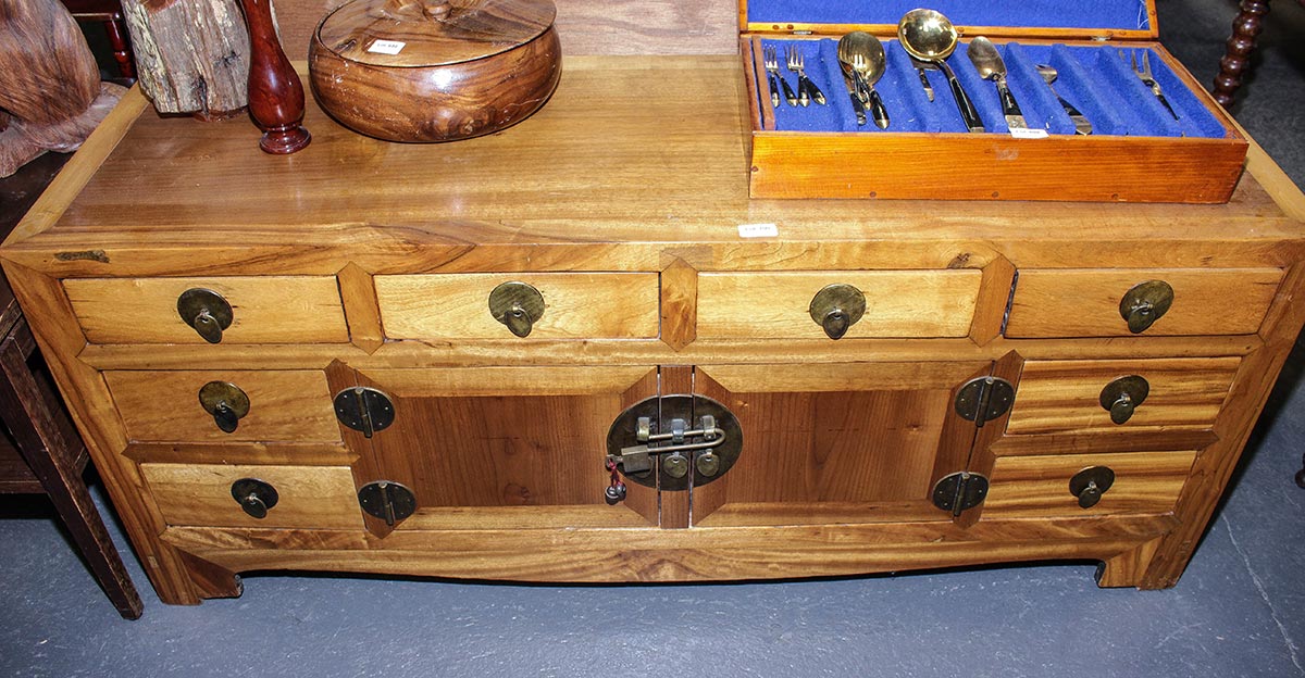 Lot 700 - Image 2