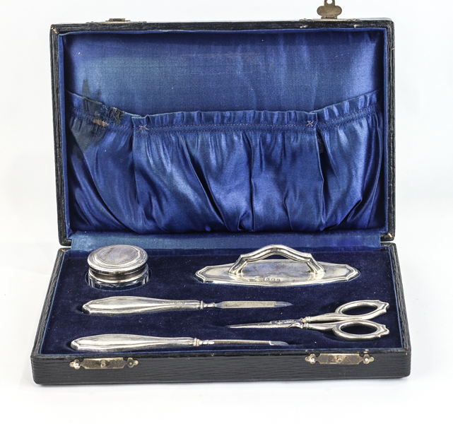 A Silver Hair dresser set