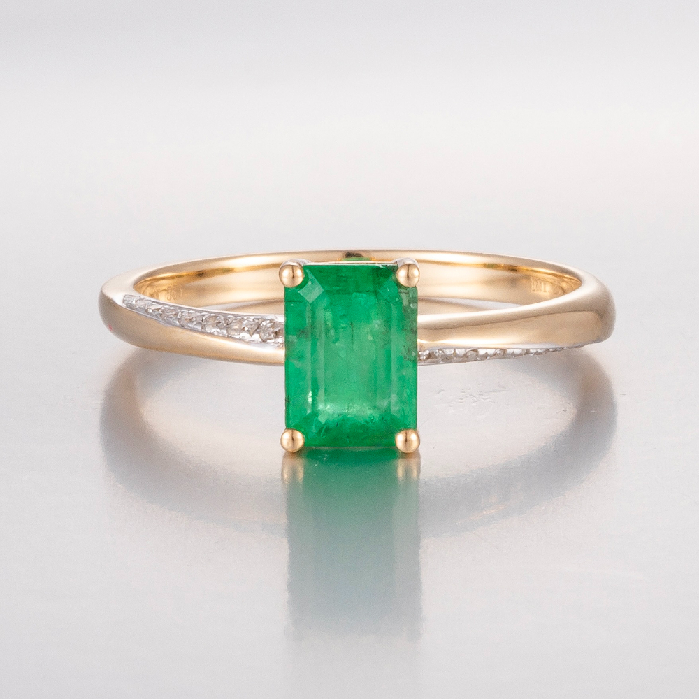 14CT Yellow Gold Zambian Emerald and Diamond Dress Ring